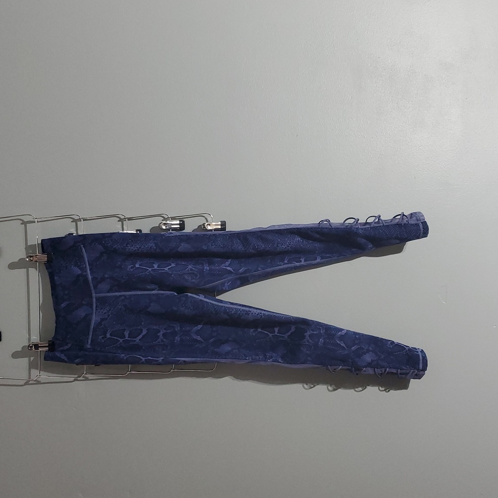 Victoria's Secret Snakeskin Print Leggings - Picture 4 of 9